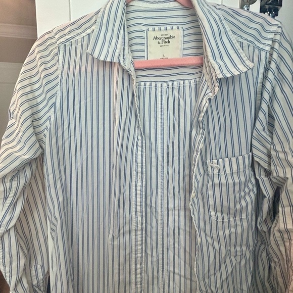 Abercrombie & Fitch women’s stripped shirt. Size L. - Picture 3 of 3